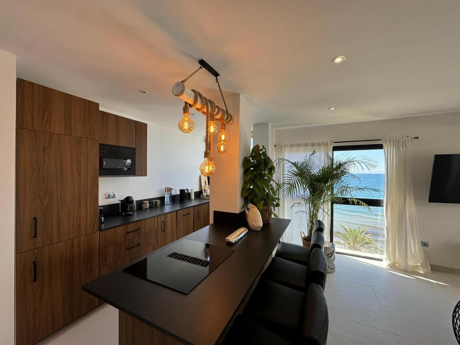 Marbella Beachfront Apartment Kültér fotó